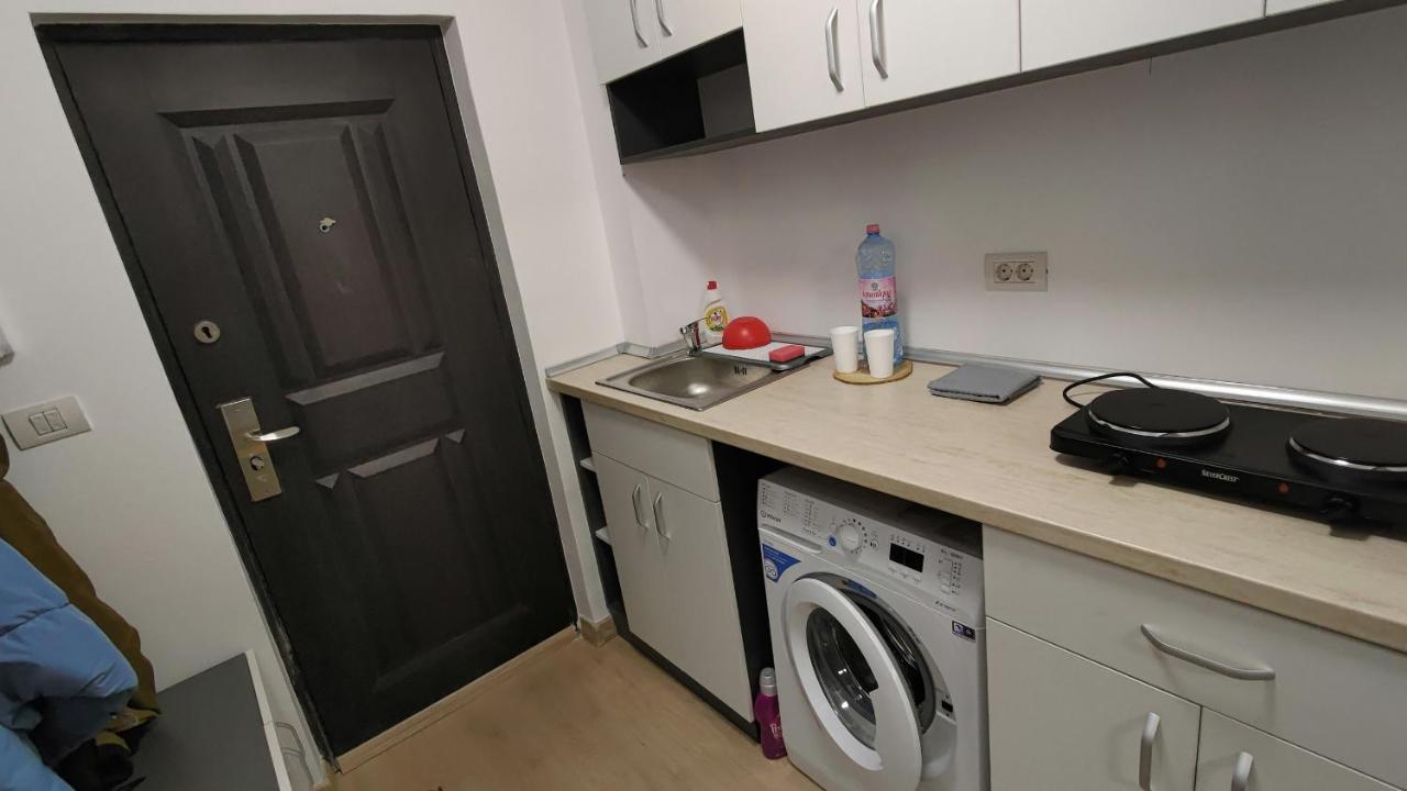 Appartamento Garsoniera 30Mp Chrysflatty1 - Free Netflix Arad Esterno foto