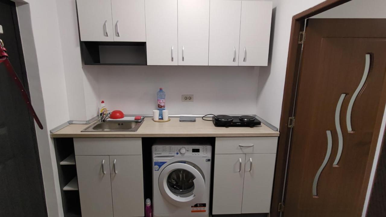 Appartamento Garsoniera 30Mp Chrysflatty1 - Free Netflix Arad Esterno foto